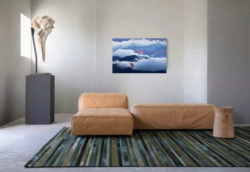 Tablou Canvas, "Norii dansează peste munți alpini", Nori, Munte, Cer, Răsărit, Lumină, Peisaj, Vârf, Ceață, 90 x 50 cm – poza 8