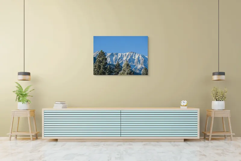 Tablou Canvas, "Munți înzăpeziți sub cer senin", Pini, Munte, Zăpadă, Cer, Albastru, 100 x 70 cm – poza 4