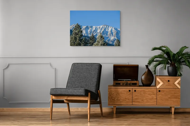 Tablou Canvas, "Munți înzăpeziți sub cer senin", Pini, Munte, Zăpadă, Cer, Albastru, 100 x 70 cm – poza 8