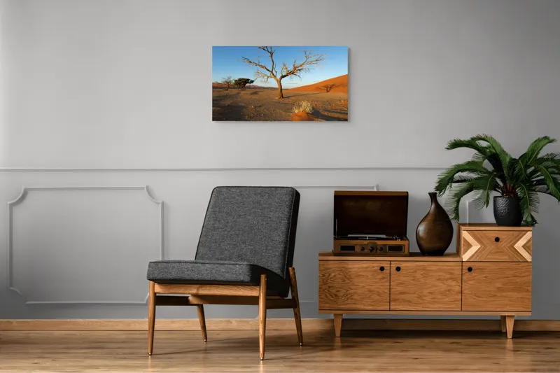 Tablou Canvas, "Copaci singuratici în deșertul roșu", Deșert, Arbore, Cer, Dune, Umbre, Solitudine, Peisaj, Uscăciune, Natură, Tranquilitate, 90 x 50 cm – poza 6