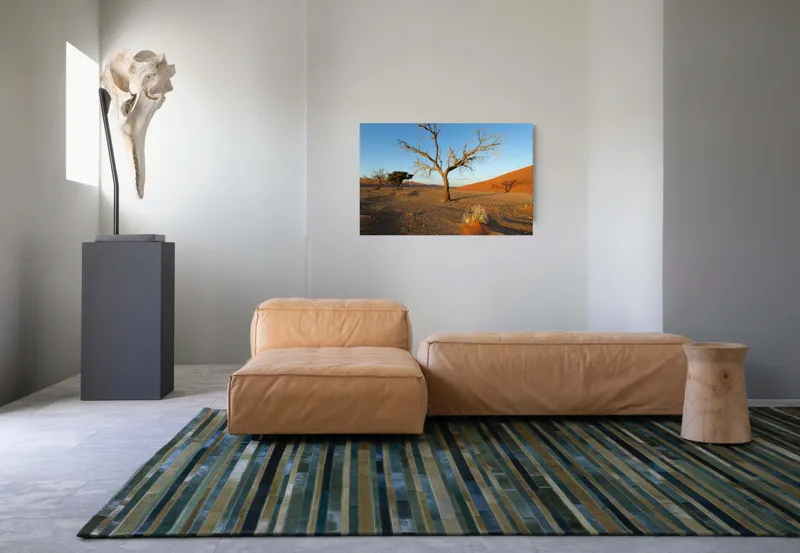Tablou Canvas, "Copaci singuratici în deșertul roșu", Deșert, Arbore, Cer, Dune, Umbre, Solitudine, Peisaj, Uscăciune, Natură, Tranquilitate, 90 x 50 cm – poza 8