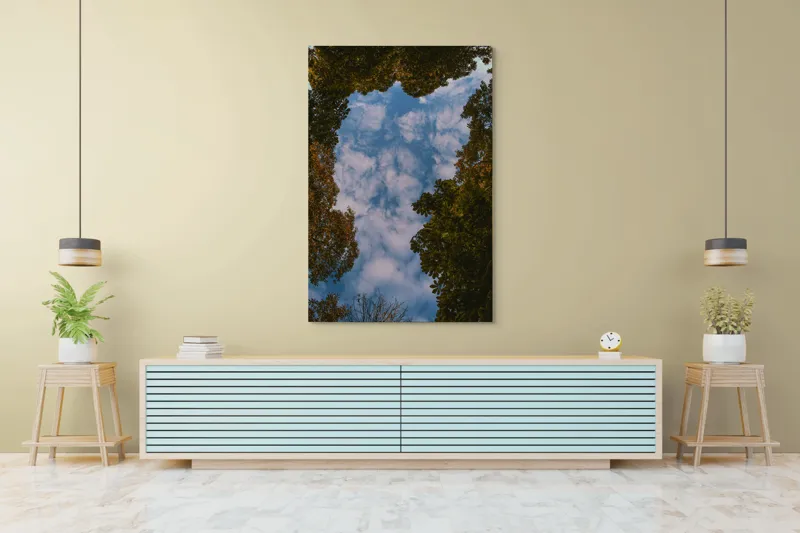 Tablou Canvas, "Cerul printre frunzele de toamnă", Cer, Nori, Copaci, Frunziș, Ramuri, Albastru, Natură, Încadrare, Perspectivă, Verde., 100 x 150 cm – poza 4