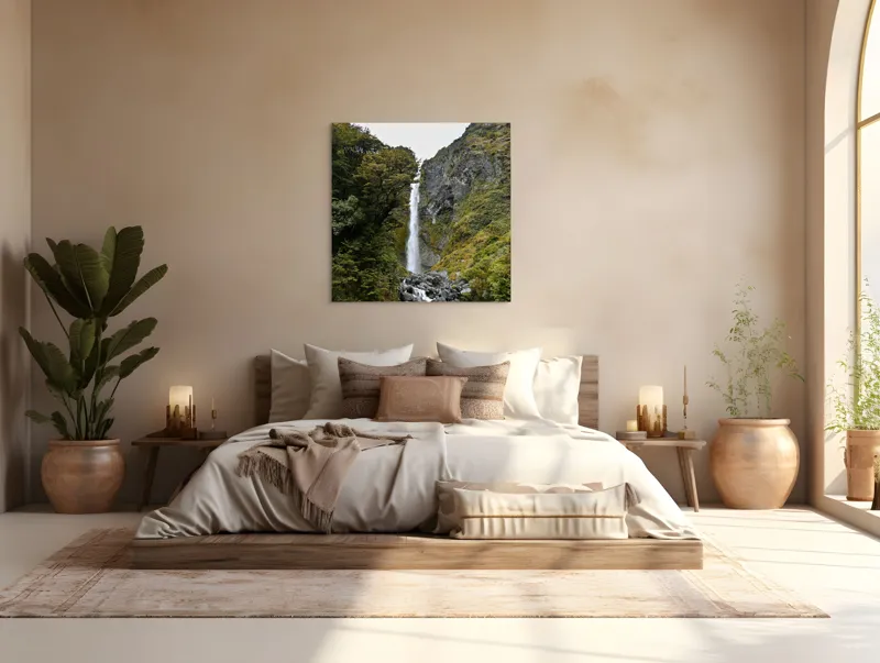 Tablou Canvas, "Cascada în mijlocul naturii sălbatice", Cascadă, Pădure, Stânci, Verdeață, Râu, Cer, Natură, Relaxează, Pitoresc, Munte, 100 x 100 cm – poza 4