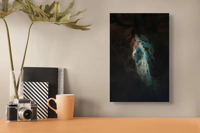 Tablou Canvas, "Lumina magică a peșterii misterioase", Scris, Stancă, Lumini, Natură, Texturi, Umbre, Contrast, Adâncime, Mister., 26 x 39 cm – poza 3