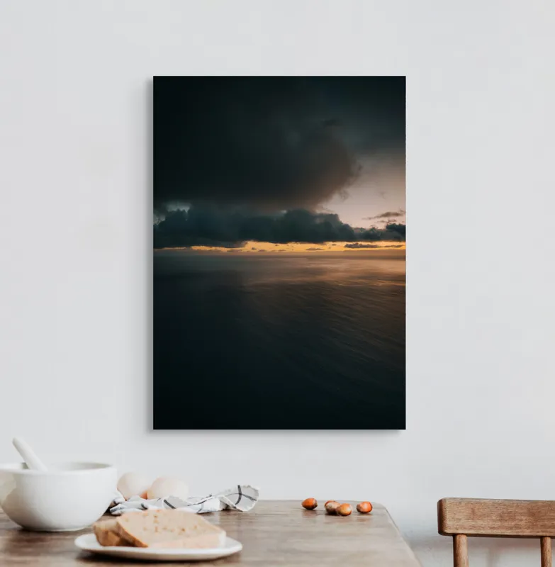 Tablou Canvas, "Liniștea apusului peste ocean", Cer, Nor, Ocean, Apus, Umbre, Lumină, Calm, Infinit, Armonie, Reflexii, 50 x 70 cm – poza 3