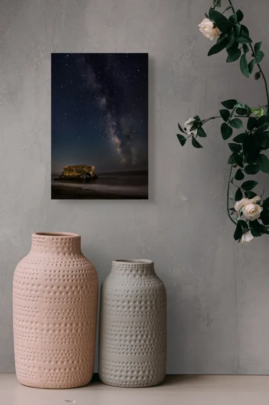 Tablou Canvas, "Calea Lactee deasupra arcului stâncos", Stele, Arc, Ocean, Întuneric, Cale Lactee, Lumină, Orizont, Natură, 26 x 39 cm – poza 6