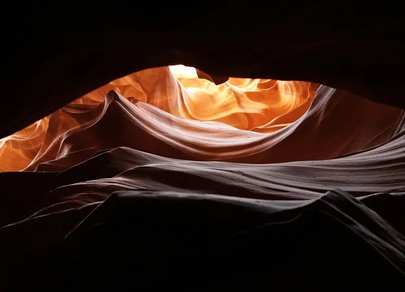 Tablou Canvas, "Lumină și umbre în canion", Umbre, Lumină, Piatra, Texturi, Contururi, Curbe, Contrast, Mister, Natură, Forme, Straturi, Frumusețe, Abstract, Spectacol., 54 x 39 cm – poza 2