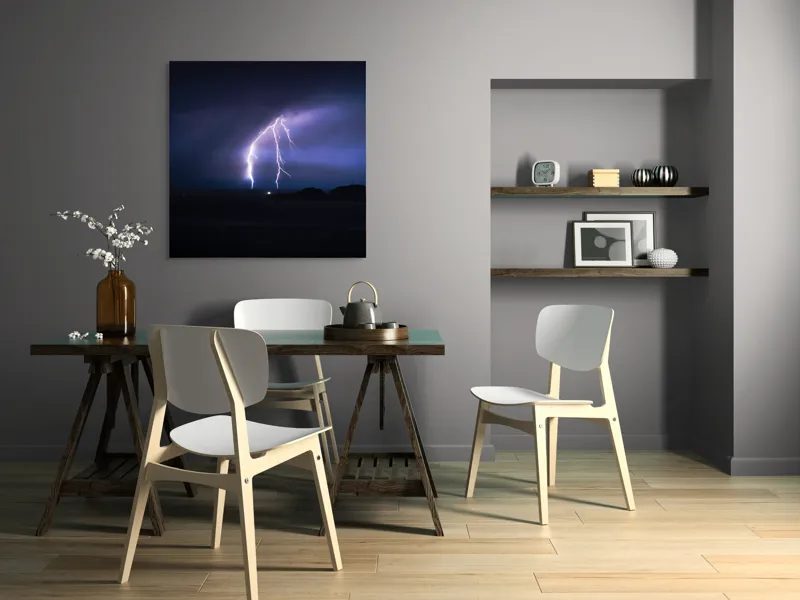 Tablou Canvas, "Fulgerul ce despică cerul nopții", Fulger, Cer, Noapte, Lumină, Horizon, Natură, Dramatic, Energie, Peisaj, Violete., 100 x 100 cm – poza 6