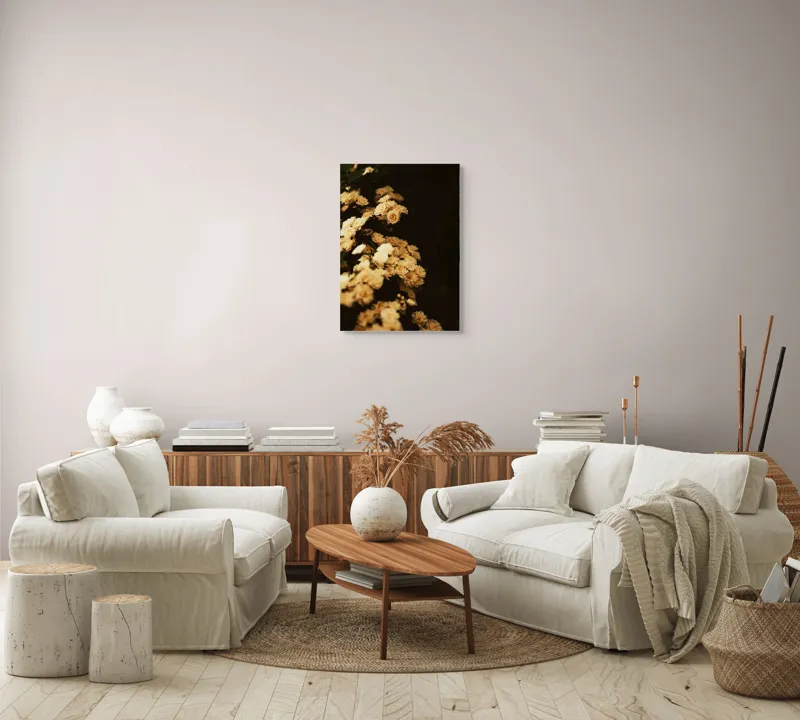 Tablou Canvas, "Flori delicate sub lumina apusului", Flori, Aurii, Întunecat, Misterios, Contrast, Textură, Delicatețe, Seară, 50 x 70 cm – poza 4
