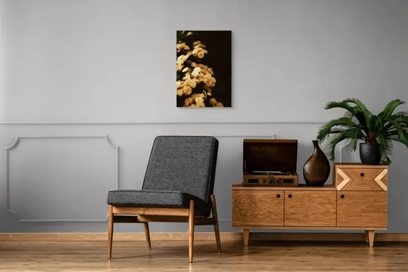 Tablou Canvas, "Flori delicate sub lumina apusului", Flori, Aurii, Întunecat, Misterios, Contrast, Textură, Delicatețe, Seară, 50 x 70 cm – poza 8