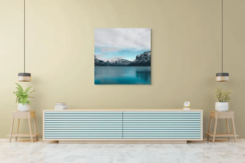 Tablou Canvas, "Muntele și lacul albastru polar", Lac, Munți, Zăpadă, Cer, Norii, Reflecție, Peisaj, Calm, Natură, Grandios, 100 x 100 cm – poza 5