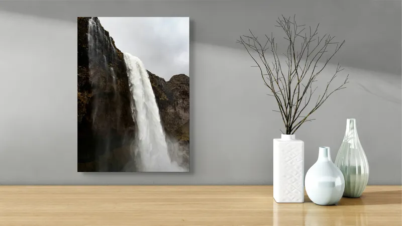 Tablou Canvas, "Cascada înghețată în timpuri tulburătoare", Cascadă, Apă, Cădere, Rocă, Natură, Curgere, Nor, Munți, Ploaie, Vânt, 39 x 54 cm – poza 4