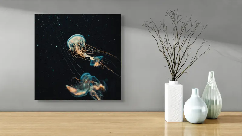 Tablou Canvas, "Dansul grațios al meduzelor marine", Meduze, Atingeri, Bioluminiscență, Abis, Grație, Curent, Ocean, Eteric, Drifting, Misterios, 50 x 50 cm – poza 3