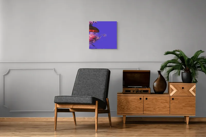 Tablou Canvas, "Meduza plutind printre nori efemeri", Meduză, Nori, Mov, Roz, Flotare, Mister, Apă, Lumină, 50 x 50 cm – poza 6