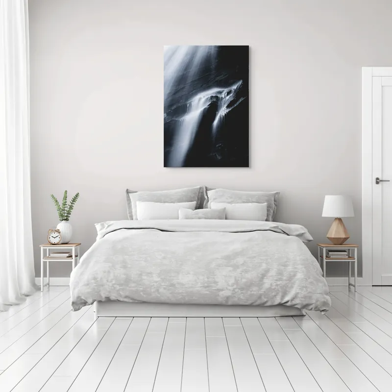 Tablou Canvas, "Cascadă nocturnă în lumina lunii", Cascadă, Apă, Rocă, Lumină, Umbre, Flux, Natură, Grație, Contrast, Eleganță, 70 x 100 cm – poza 3