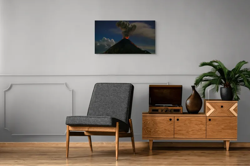 Tablou Canvas, "Erupția vulcanului în miez de noapte", Nor, Fum, Erupție, Noapte, Stele, Lumină, Lavă, Cer, Vulcan, Spectacol, Natură, Putere., 90 x 50 cm – poza 6