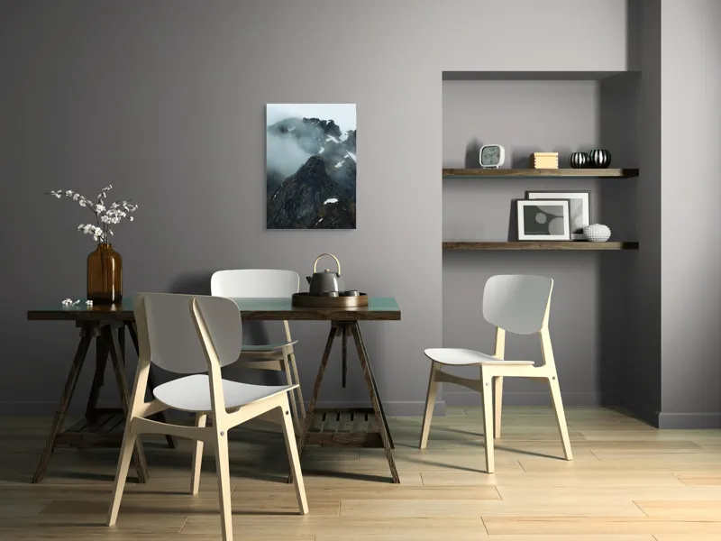 Tablou Canvas, "Norii dansează pe crestele munților", Mister, Măreție, Ceață, Stânci, Zăpadă, Sălbăticie, Înălțime, Natură, 50 x 70 cm – poza 5