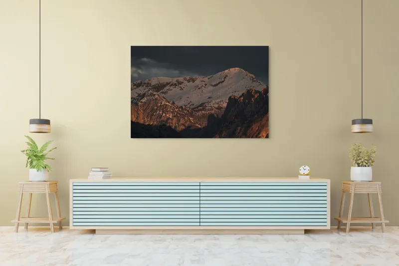 Tablou Canvas, "Lumina apusului peste munții înzăpeziți", Mister, Măreție, Lumină, Umbre, Contraste, Răsărit, Platou, Stânci, Vârfuri, Pământ, Nori, Cer, Înalt., 150 x 100 cm – poza 6