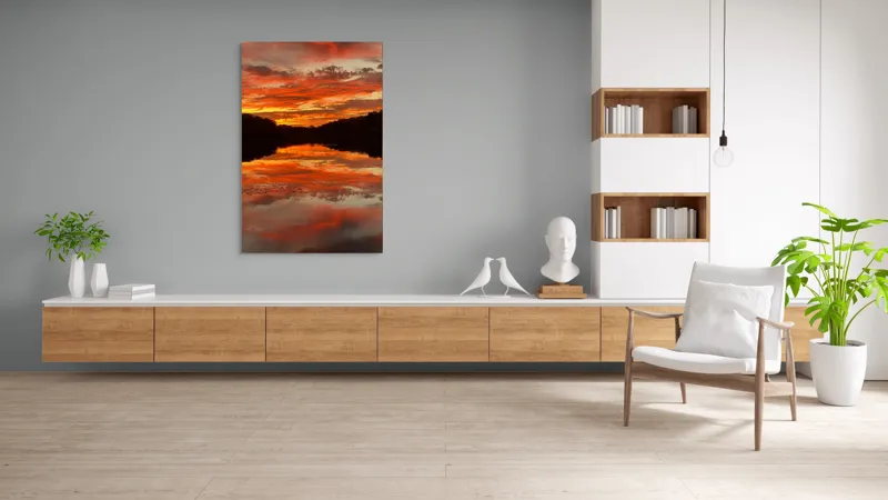 Tablou Canvas, "Focul cerului oglindit în ape", Apus, Reflecție, Cer, Nori, Lumină, Apă, Siluetă, Pădure, Roșu, Portocaliu, 100 x 150 cm – poza 8