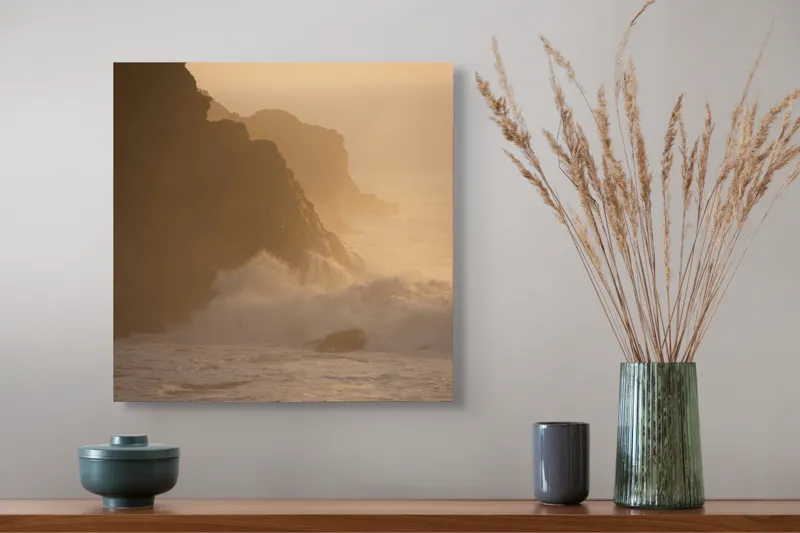Tablou Canvas, "Valuri și stânci la apus", Apus, Stânci, Valuri, Ceață, Ocean, Lumină, Aurie, Peisaj, Natură, Calm., 50 x 50 cm – poza 4