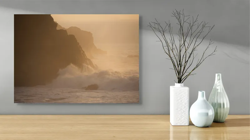 Tablou Canvas, "Valuri și stânci la apus", Apus, Stânci, Valuri, Ceață, Ocean, Lumină, Aurie, Peisaj, Natură, Calm., 70 x 50 cm – poza 3