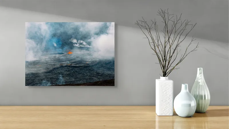 Tablou Canvas, "Focul interior al pământului viu", Mister, Spectacol, Natură, Forță, Energie, Lava, Abur, Intensitate, Erupție, Fum, Căldură, Dinamică, 54 x 39 cm – poza 3