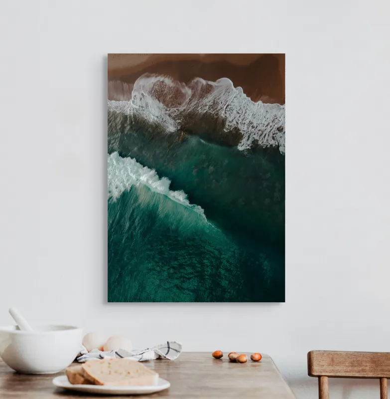 Tablou Canvas, "Valuri înspumate la țărmul mării", Valuri, Spumă, Apă, Mal, Ocean, Plajă, Albastru, Natură, Fascinant, Textură, 50 x 70 cm – poza 3