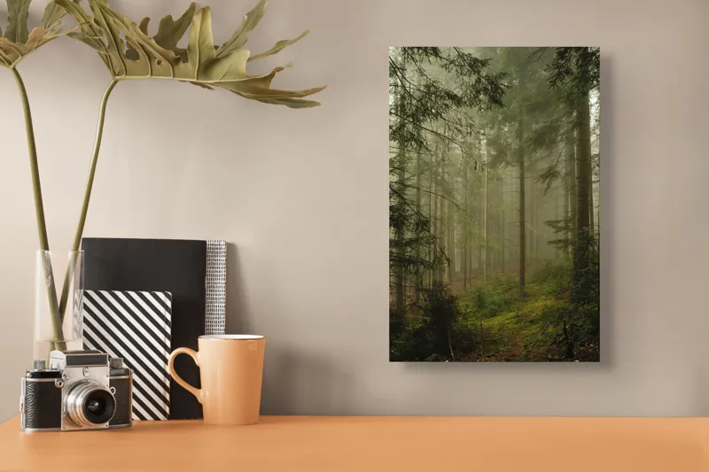 Tablou Canvas, "Misterul pădurii învăluită în ceață", Copaci, Ceață, Pădure, Verdeață, Mister, Liniște, Natură, Umbre, Misticism, Vegetație, 26 x 39 cm – poza 3