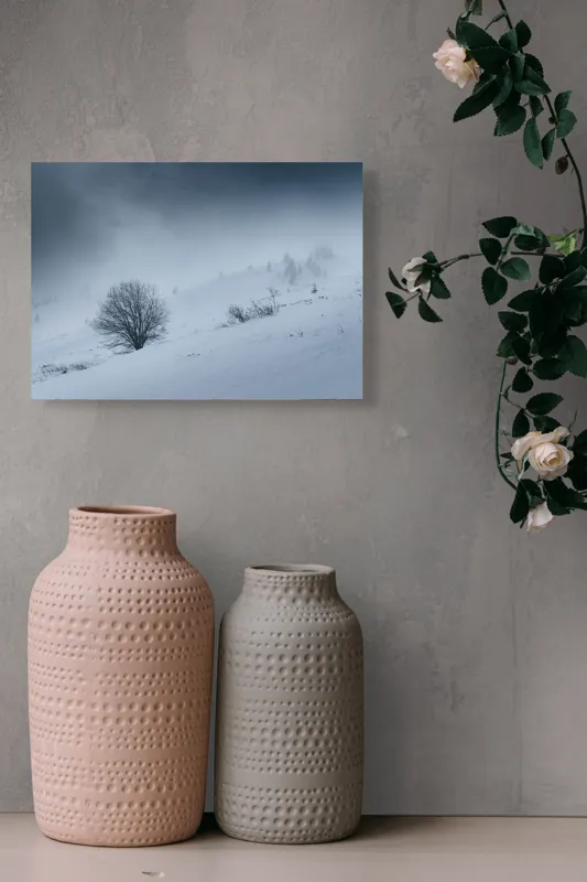 Tablou Canvas, "Iarna învăluind peisajul montan alb", Rece, Înghețat, Pustiu, Norii, Singurătate, Calm, Alb, Iernatic, Ramuri, Ceață, 54 x 39 cm – poza 8