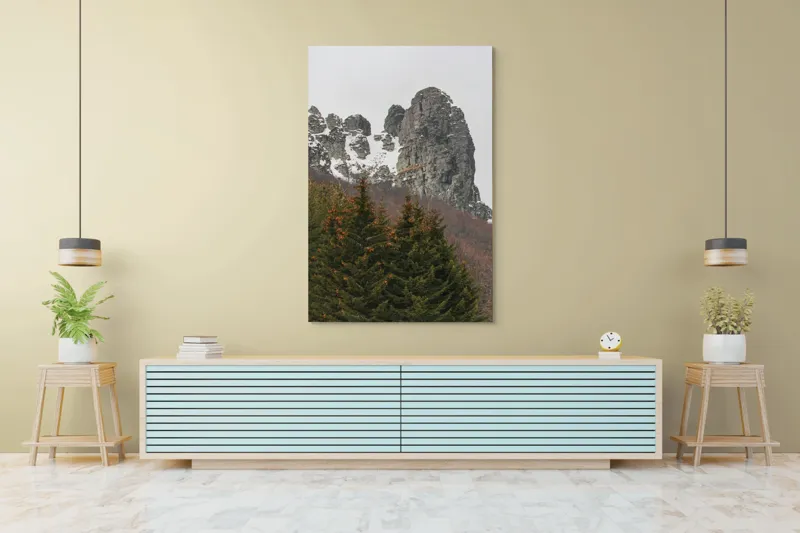 Tablou Canvas, "Tăcute stânci sub cerul înghețat", Montan, Stâncă, Zăpadă, Pădure, Cer, Vegetație, Natură, Răcoros, Abrupt, Peisaj., 100 x 150 cm – poza 4