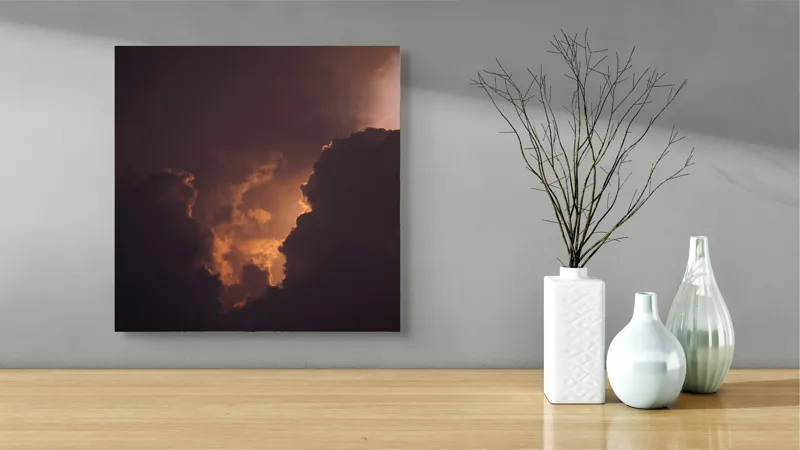 Tablou Canvas, "Lumină mistică printre nori întunecați", Nori, Lumină, Întuneric, Mister, Cer, Apus, Dramatism, 50 x 50 cm – poza 3