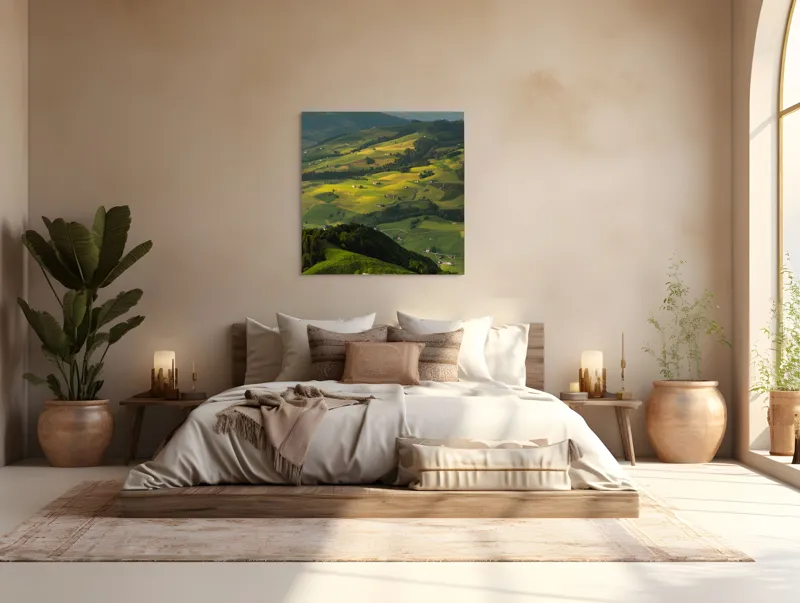 Tablou Canvas, "Panorama colinelor verzi sub soare", Peisaj, Coline, Căsuțe, Natura, Verdeață, Lumină, Serenitate, Dealuri, Pajiști, Rural., 100 x 100 cm – poza 4