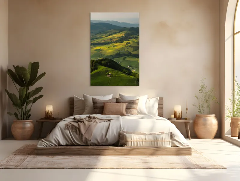 Tablou Canvas, "Panorama colinelor verzi sub soare", Peisaj, Coline, Căsuțe, Natura, Verdeață, Lumină, Serenitate, Dealuri, Pajiști, Rural., 100 x 150 cm – poza 3