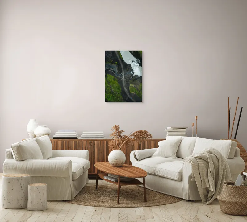 Tablou Canvas, "Drum șerpuind pe lângă râu tumultuos", Drum, Pod, Râu, Curgere, Verdeață, Peisaj, Aerian, Izolare, Natură, Contrast., 50 x 70 cm – poza 4