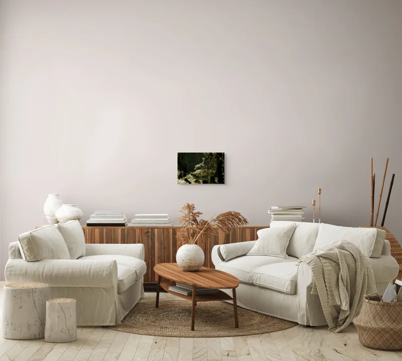 Tablou Canvas, "Ecou de lumină în pădurea tainică", Nu pot spune cine este în imagine, dar pot oferi o descriere a scenei: Pădure, Copac, Lumină, Umbre, Vegetație, Natură, Ramuri, Verde., 39 x 26 cm – poza 7