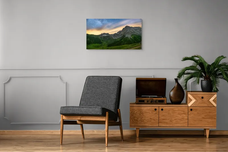 Tablou Canvas, "Splendoarea cerului peste munți alpini", Munți, Stele, Cer, Peisaj, Verdeață, Apus, Pădure, Stânci, Norii, Dealuri, 90 x 50 cm – poza 6