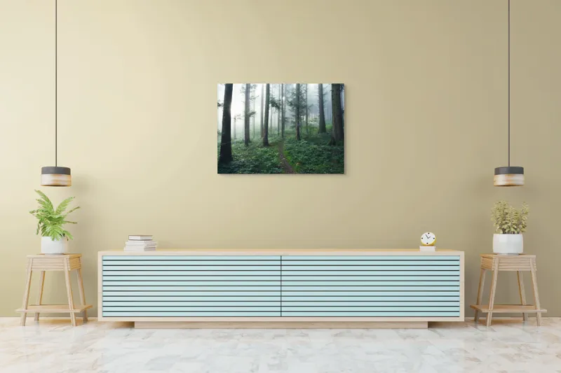Tablou Canvas, "Cărare prin pădurea învăluită în ceață", Mister, Lumină, Verdeață, Cărare, Arbori, Pădure, Frunziș, Seninătate, Abur, Ploios, 100 x 70 cm – poza 4