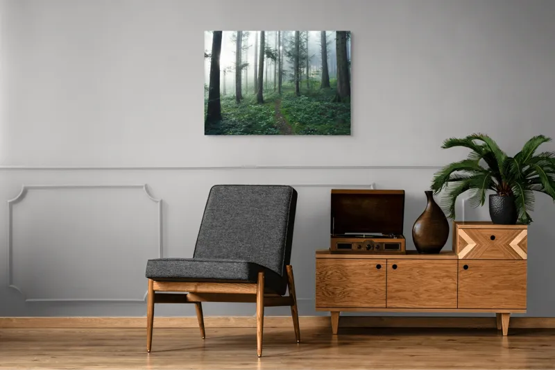 Tablou Canvas, "Cărare prin pădurea învăluită în ceață", Mister, Lumină, Verdeață, Cărare, Arbori, Pădure, Frunziș, Seninătate, Abur, Ploios, 100 x 70 cm – poza 8