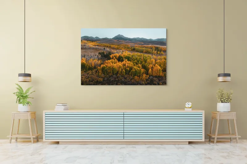 Tablou Canvas, "Pădurea toamnei sub cer senin", Apus, Toamnă, Pădure, Munte, Peisaj, Armonie, Culoare, Natură, Calm, Întindere, Vârfuri, Frunze, Aurii, Verde, Răcoare, Serenitate, Împăcare, Liniște, 150 x 100 cm – poza 6