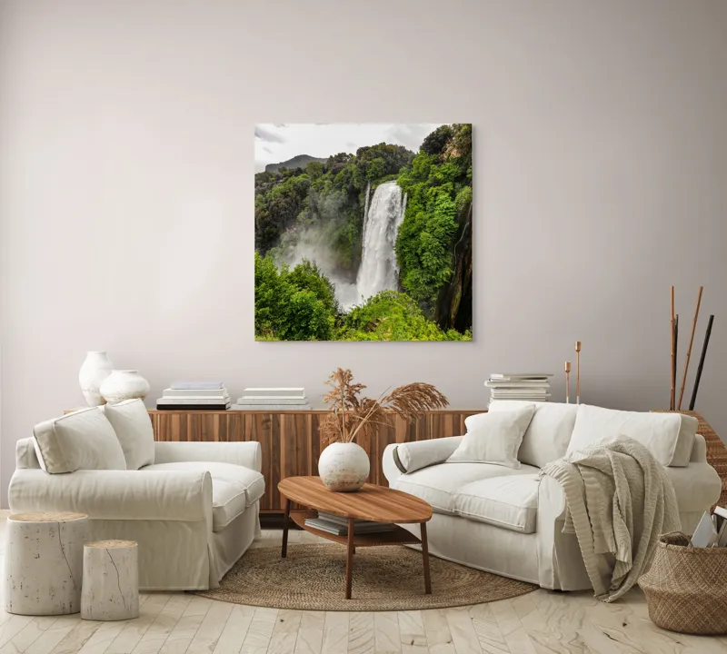 Tablou Canvas, "Cascadă impunătoare în mijlocul naturii", Cascadă, Pădure, Roci, Apă, Vegetație, Cădere, Natură, Misterioasă, 100 x 100 cm – poza 3