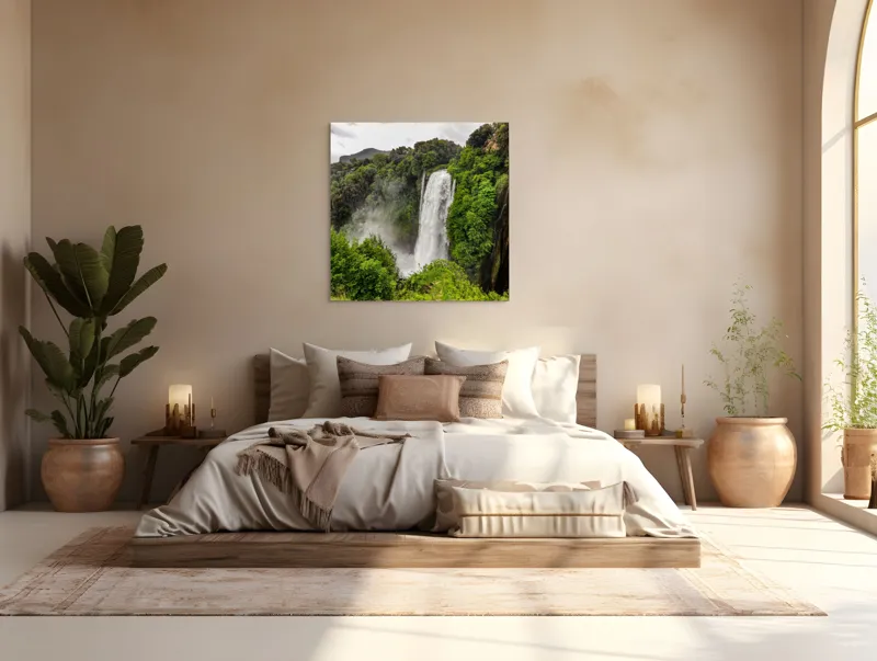 Tablou Canvas, "Cascadă impunătoare în mijlocul naturii", Cascadă, Pădure, Roci, Apă, Vegetație, Cădere, Natură, Misterioasă, 100 x 100 cm – poza 4