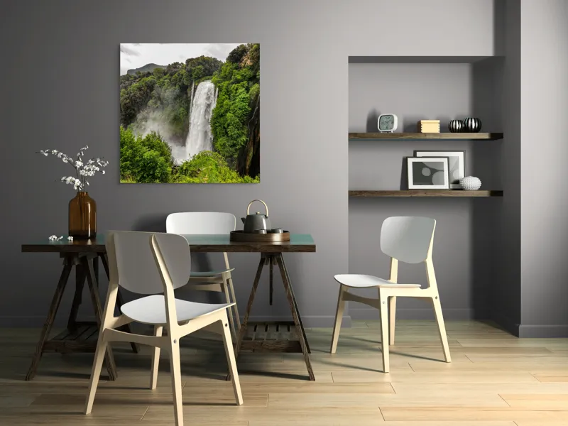 Tablou Canvas, "Cascadă impunătoare în mijlocul naturii", Cascadă, Pădure, Roci, Apă, Vegetație, Cădere, Natură, Misterioasă, 100 x 100 cm – poza 6
