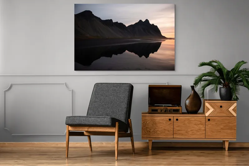 Tablou Canvas, "Munții reflectați în liniștea apei", Munți, Reflecție, Apus, Liniște, Peisaj, Natură, Siluete, 150 x 100 cm – poza 8