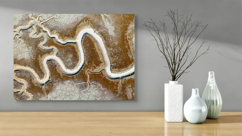 Tablou Canvas, "Cursul sinuos al naturii albe", Șerpuire, Texturi, Contrast, Natură, Abstracție, Erosion, Râu, Culoare, Peisaj, Aerian., 70 x 50 cm – poza 3