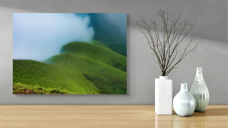 Tablou Canvas, "Întinderi verzi învăluite în ceață", Verdant, Coline, Ceață, Peisaj, Serpentine, Tranquil, Natură, Liniște, 70 x 50 cm – poza 3
