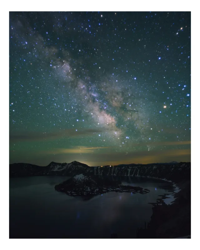 Tablou Canvas, "Magia cerului deasupra lacului liniștit", Stele, Galaxie, Lac, Munți, Reflecție, Cer, Noapte, Mister, Infinit, Splendoare, 100 x 100 cm