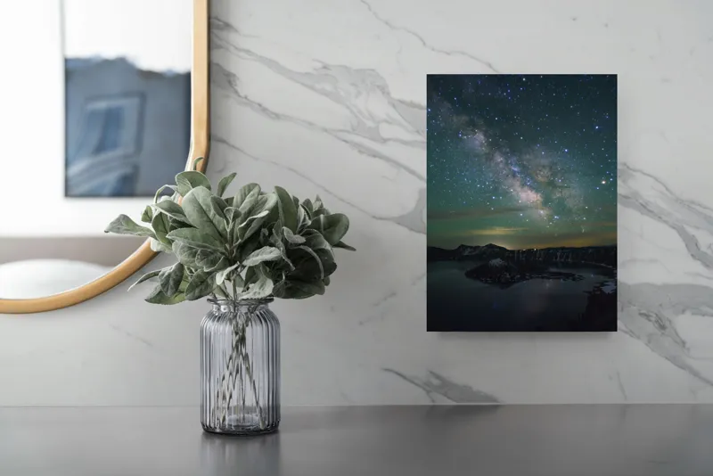 Tablou Canvas, "Magia cerului deasupra lacului liniștit", Stele, Galaxie, Lac, Munți, Reflecție, Cer, Noapte, Mister, Infinit, Splendoare, 26 x 39 cm – poza 4
