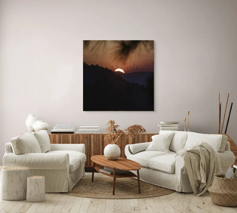 Tablou Canvas, "Apus de soare în munți liniștiți", Apus, Cer, Păsări, Siluetă, Peisaj, Culoare, Tranquilitate, 100 x 100 cm – poza 3