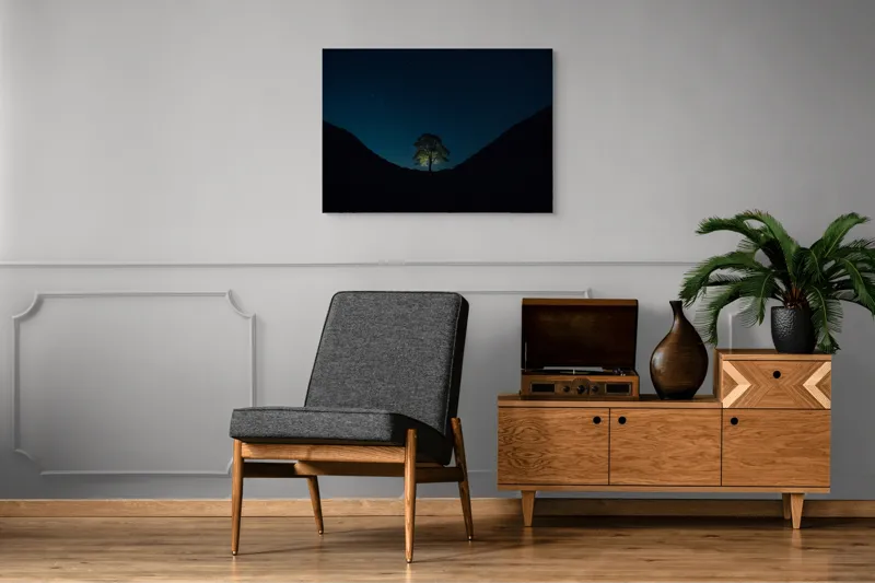 Tablou Canvas, "Stejarul luminat sub cerul înstelat", Copac, Noapte, Stele, Siluetă, Lumina, Câmpie, Cer, Întuneric, Natură, Contrast, 100 x 70 cm – poza 8