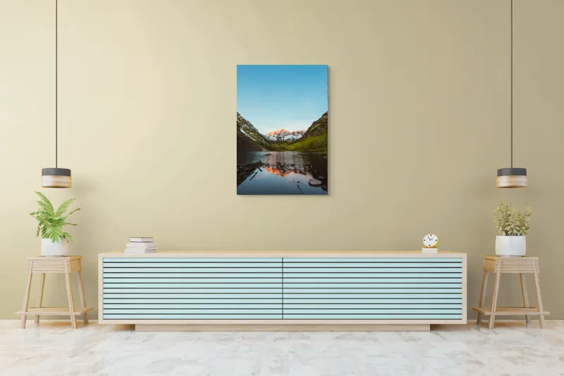 Tablou Canvas, "Reflecții la amurg în munți", Reflecție, Munți, Apus, Lac, Serenitate, Natură, Frumusețe, Tranquilitate, Peisaj, Răsfrângere, 70 x 100 cm – poza 5